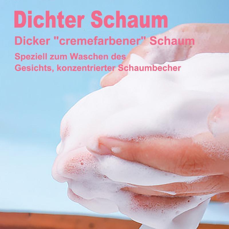 Schäumender Becher